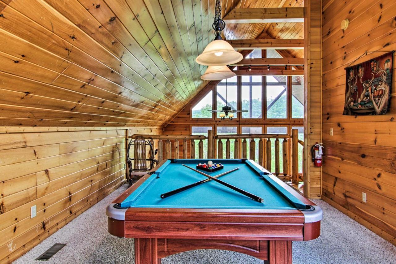 Expansive Gatlinburg Cabin Hot Tub, Deck And Grill! Экстерьер фото