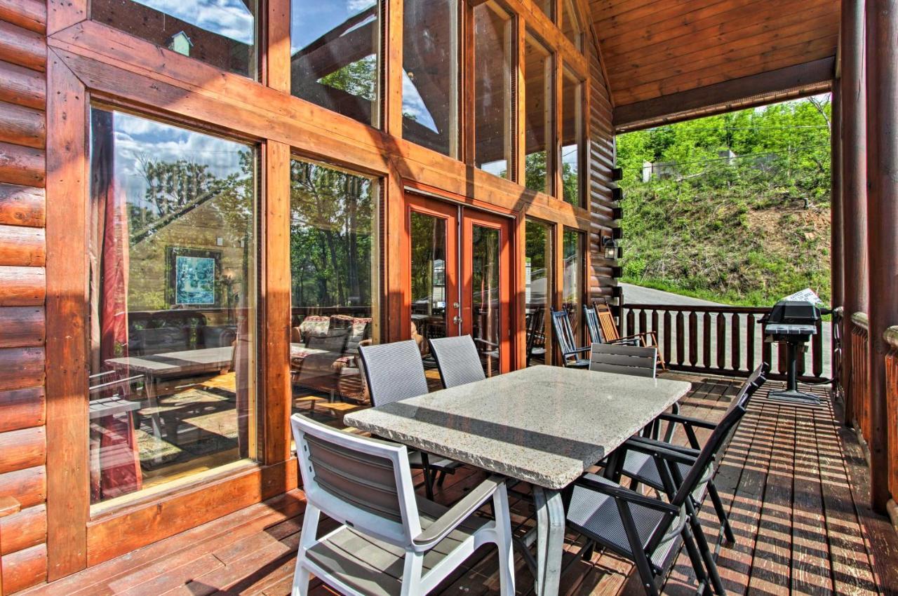 Expansive Gatlinburg Cabin Hot Tub, Deck And Grill! Экстерьер фото