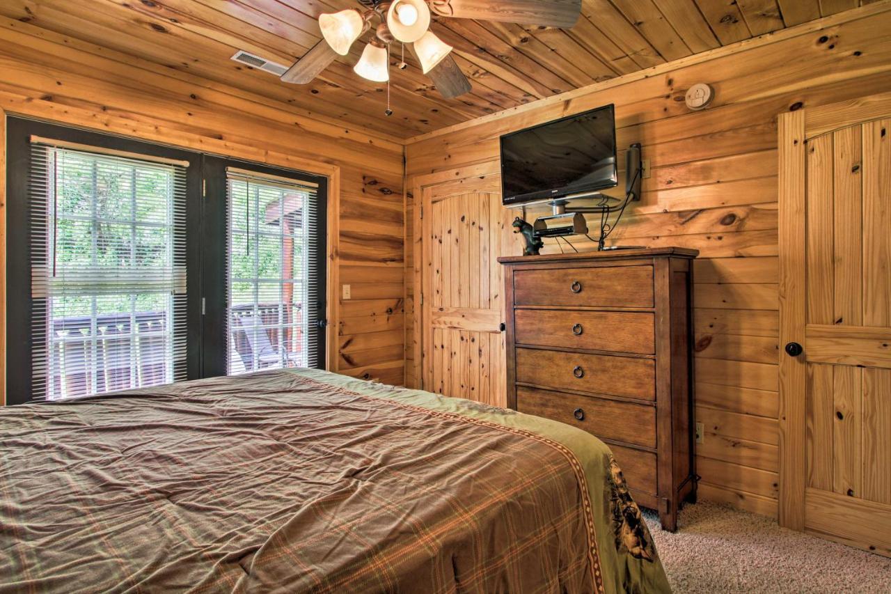 Expansive Gatlinburg Cabin Hot Tub, Deck And Grill! Экстерьер фото